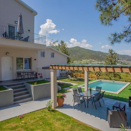 Privileged Villa Néa Péramos Dış mekan fotoğraf