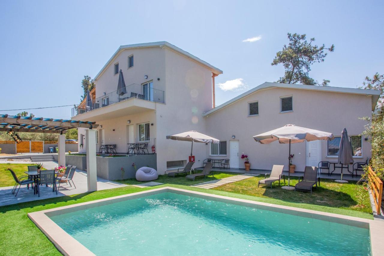 Privileged Villa Néa Péramos Dış mekan fotoğraf