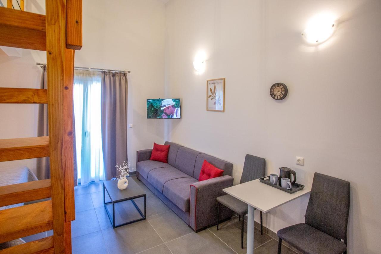 Privileged Villa Néa Péramos Dış mekan fotoğraf