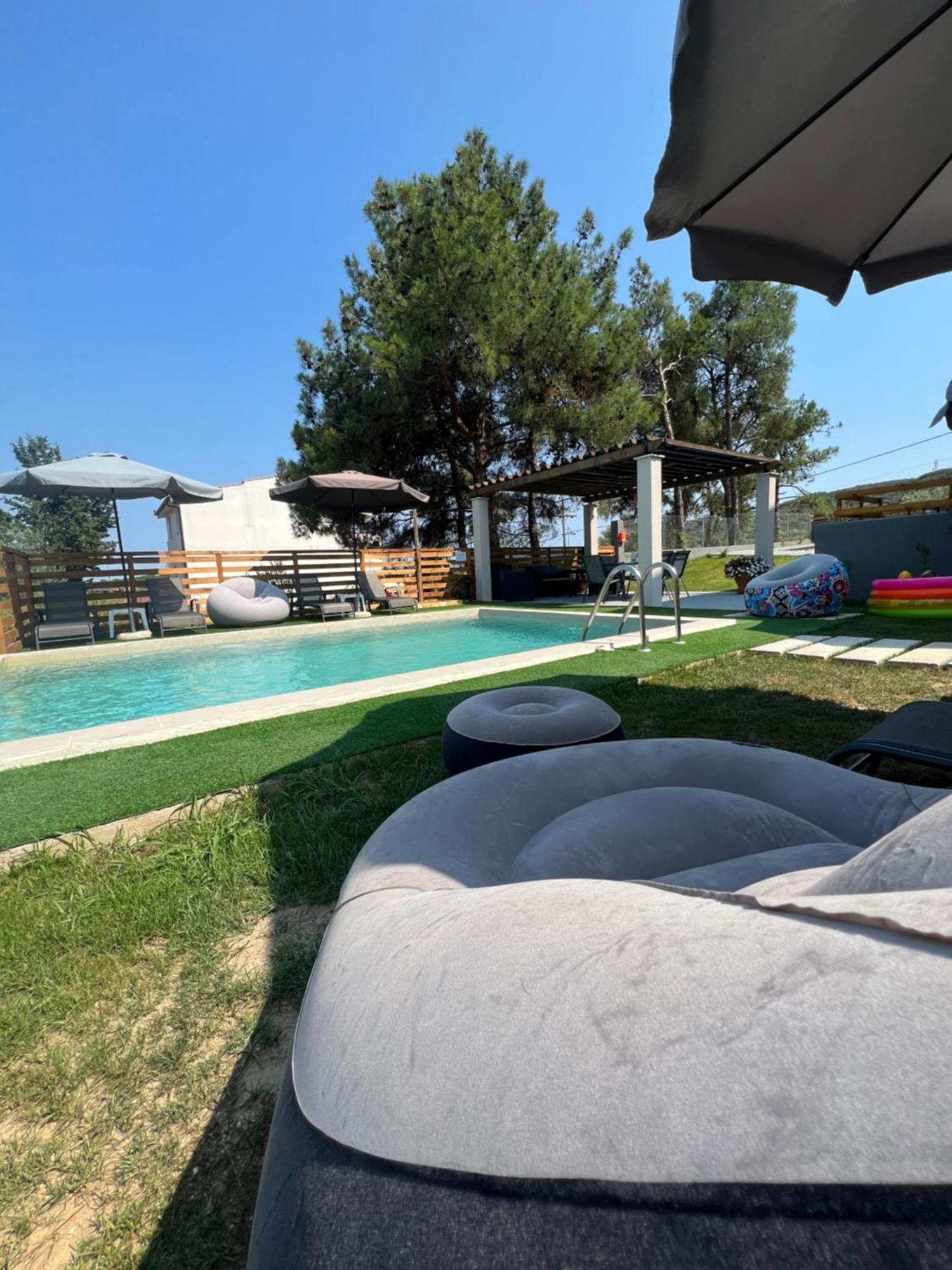 Privileged Villa Néa Péramos Dış mekan fotoğraf