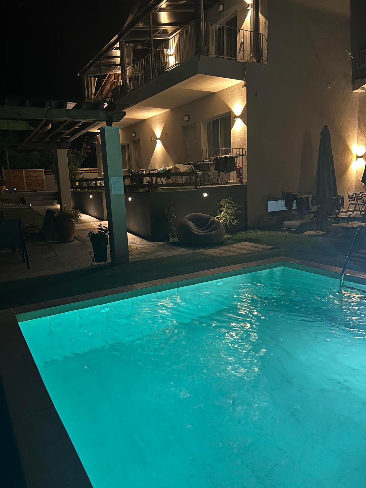 Privileged Villa Néa Péramos Dış mekan fotoğraf